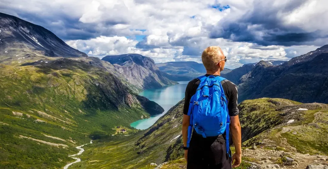 Hiking & Mountains